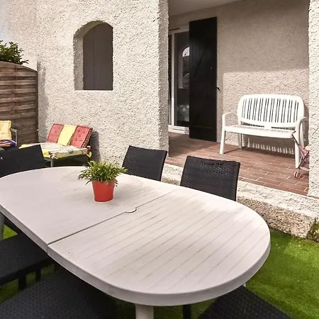 Nice Apartment In Saint-Cyr-Sur-Mer